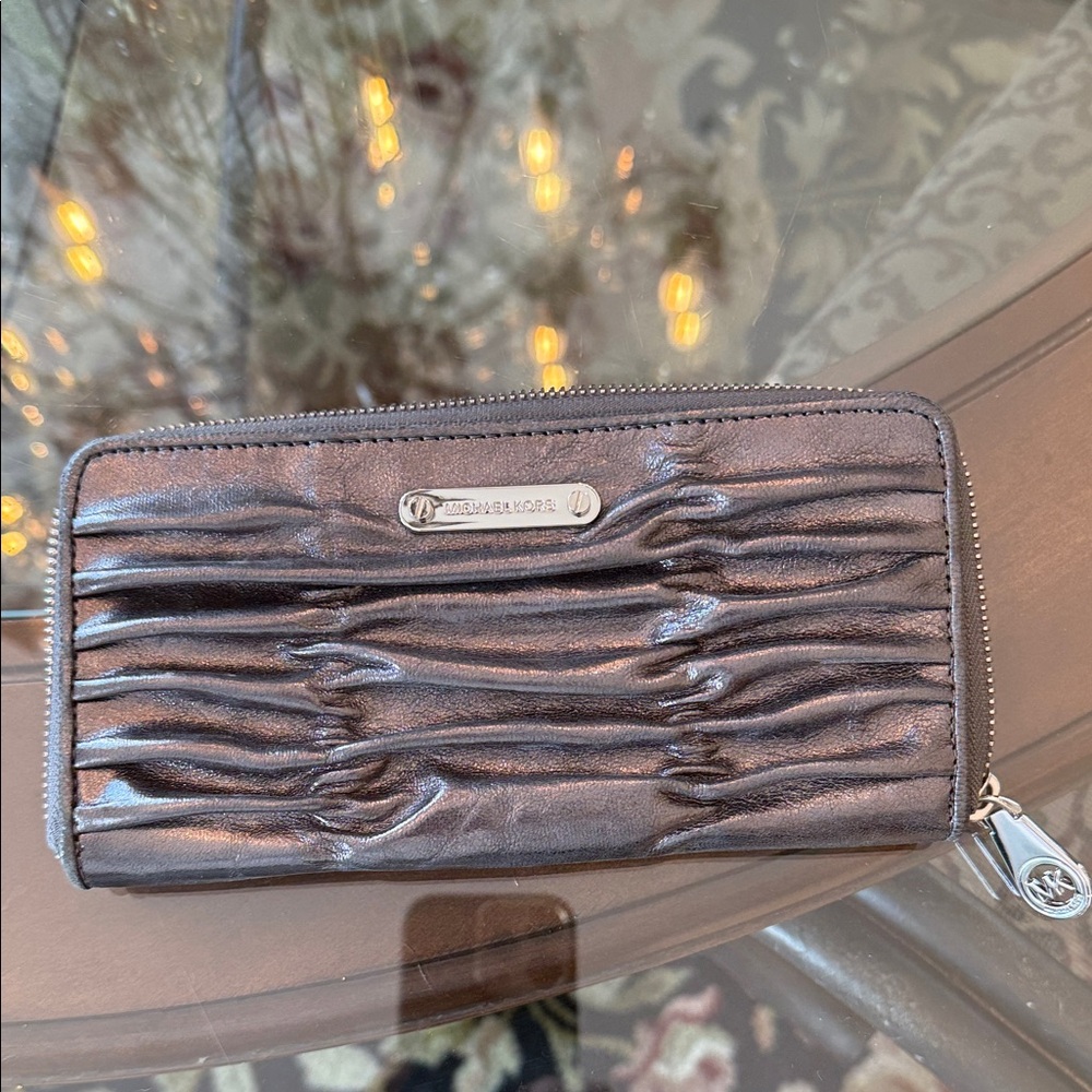 Michael Kors NWOT Chic Metallic Wallet